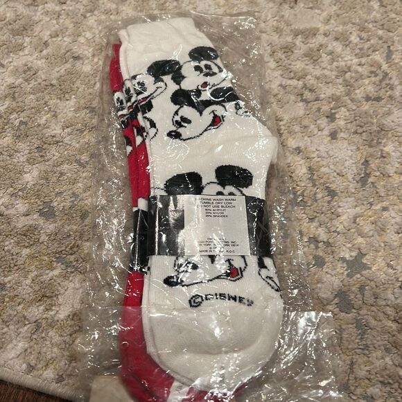 Vintage Mickey&co socks 2 pairs size 9-11 NWT all over print white and red pair - Picture 5 of 6